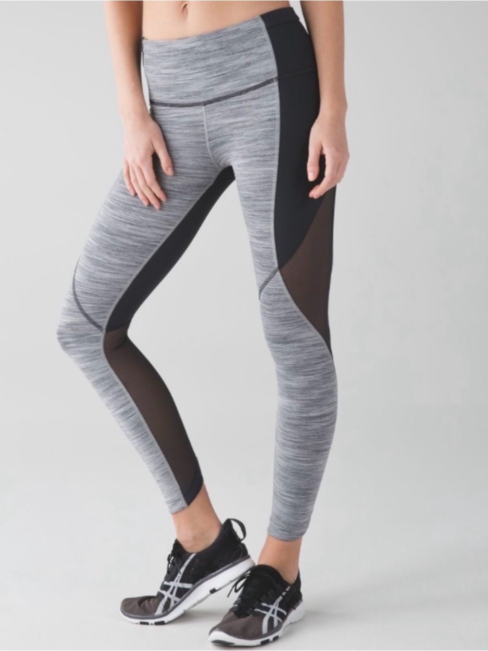 Lululemon Run With the Sun high rise tight, size 8